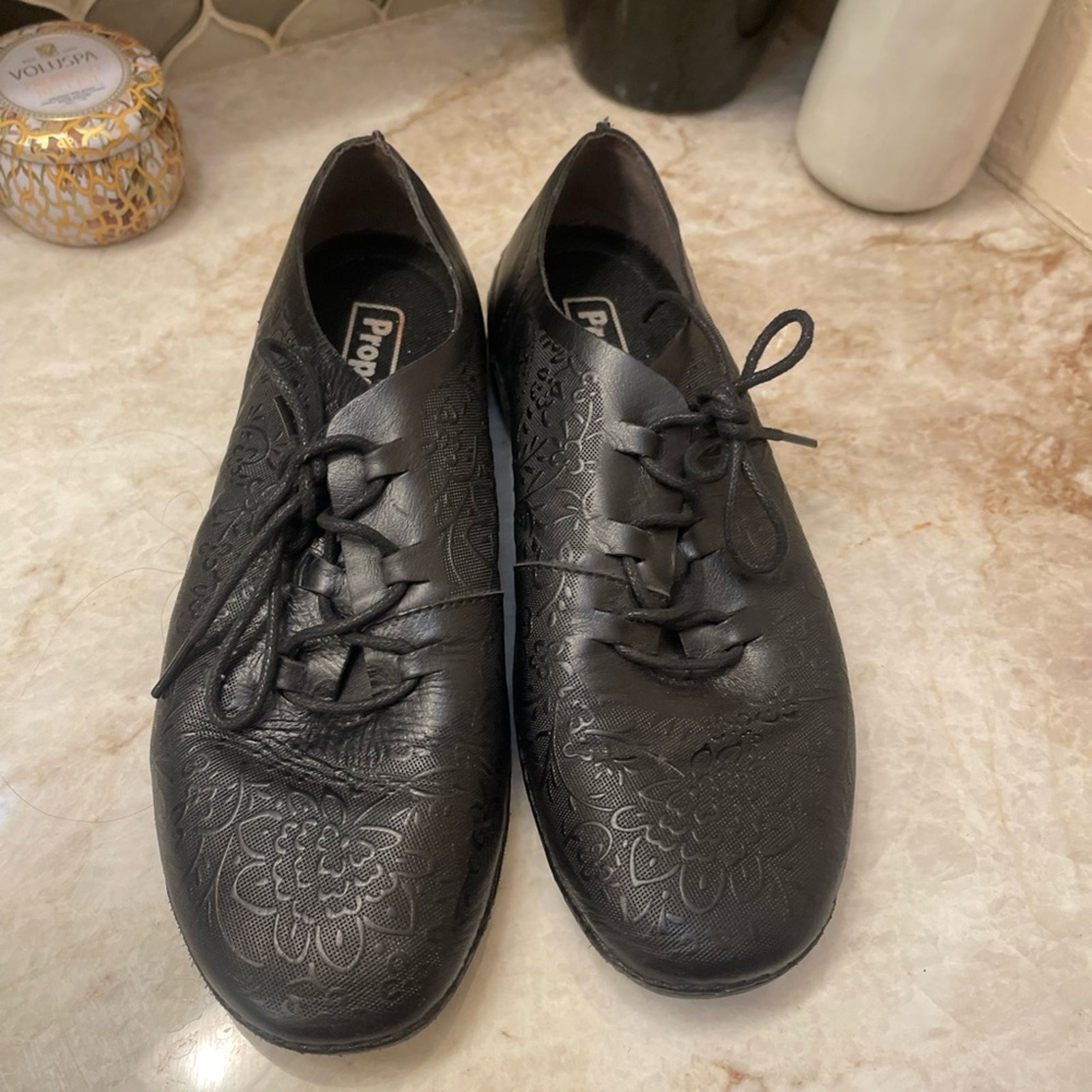 Black Embossed Leather Casual Comfort Shoes 9-1/2